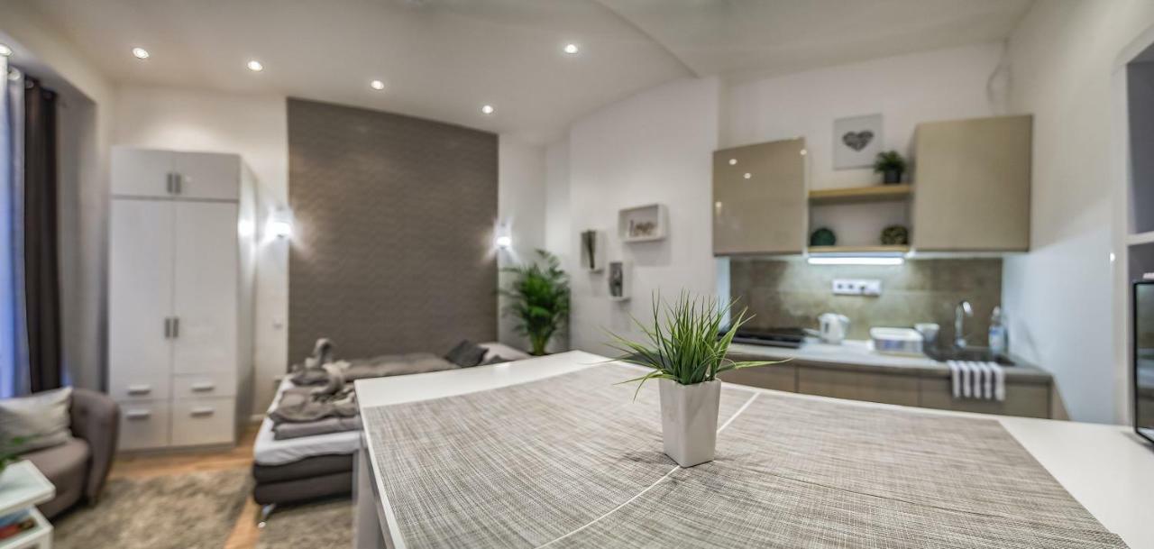 Diamond Apartman Near To Basilica Budapest Eksteriør billede